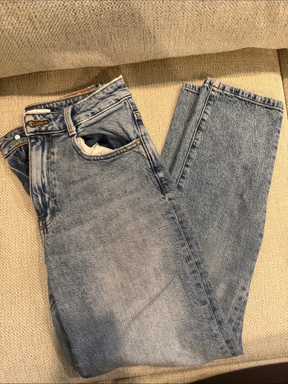 Zara Women’s Straight Leg Jeans in Light Blue Denim